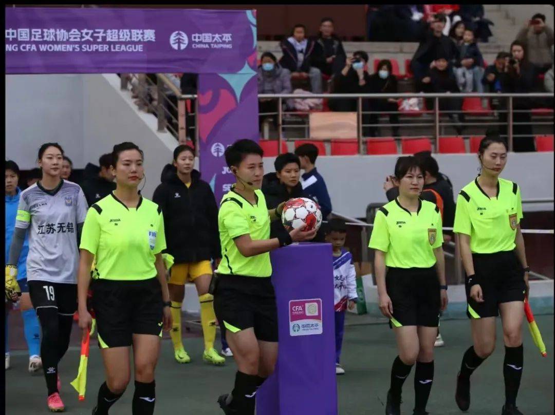 包含女足学院选拔赛火热进行，留住优秀人才：选拔赛留住优秀人才的词条