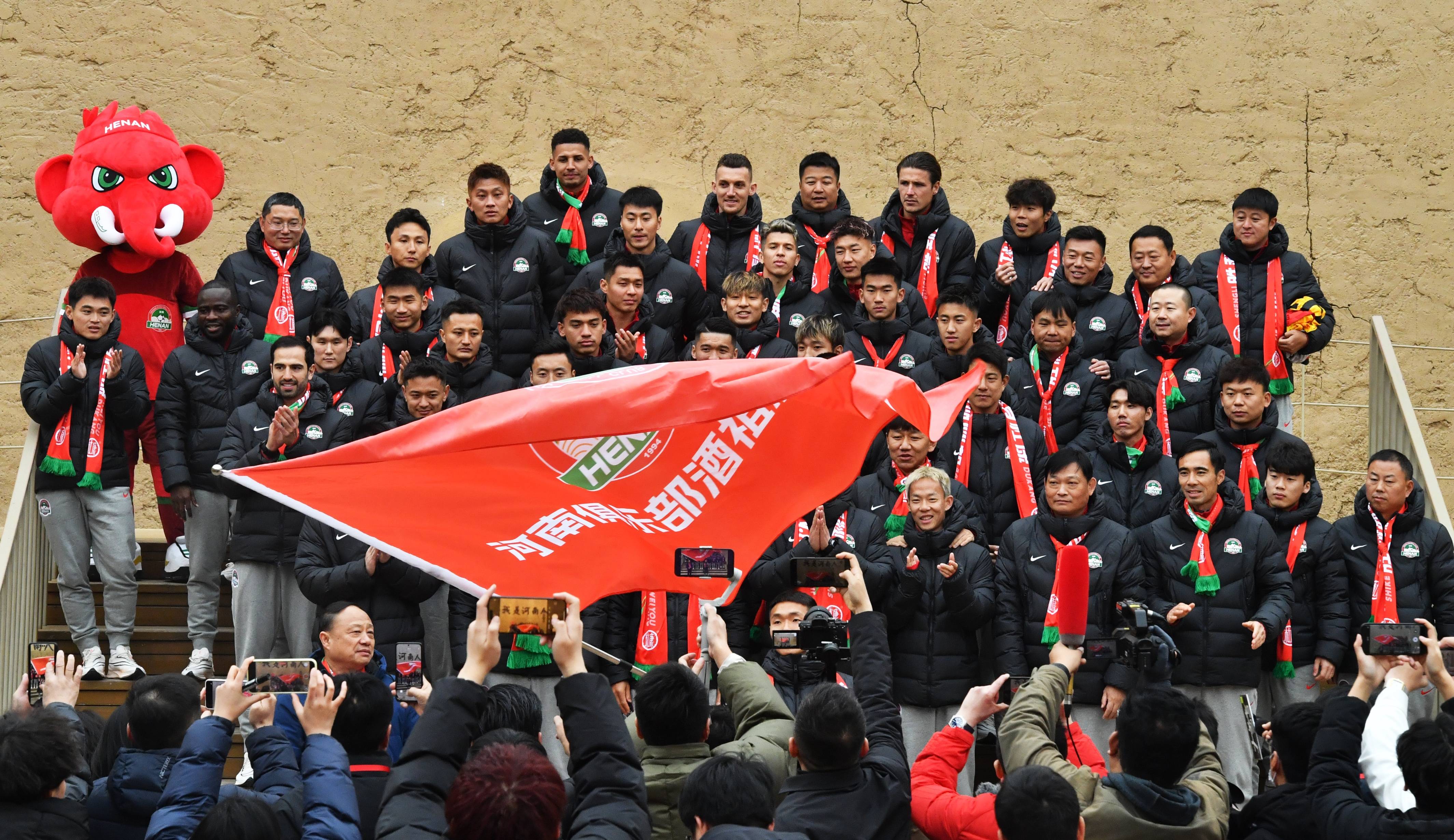 河南球员信心十足，争取踏进胜利之门的简单介绍