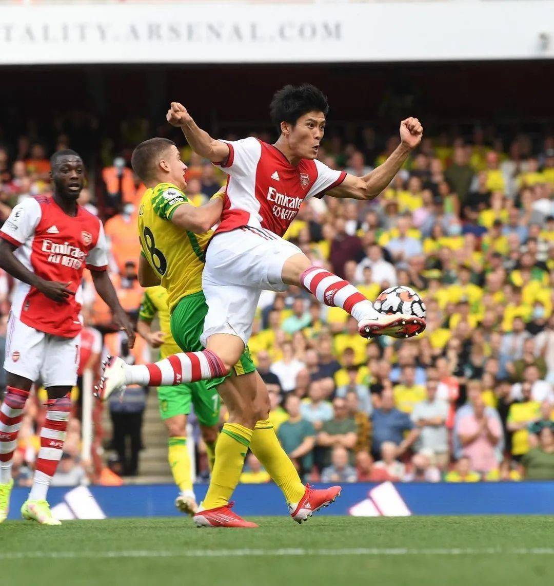 开云体育APP下载-日本国脚加盟英格兰球队，双方签约庆祝的简单介绍