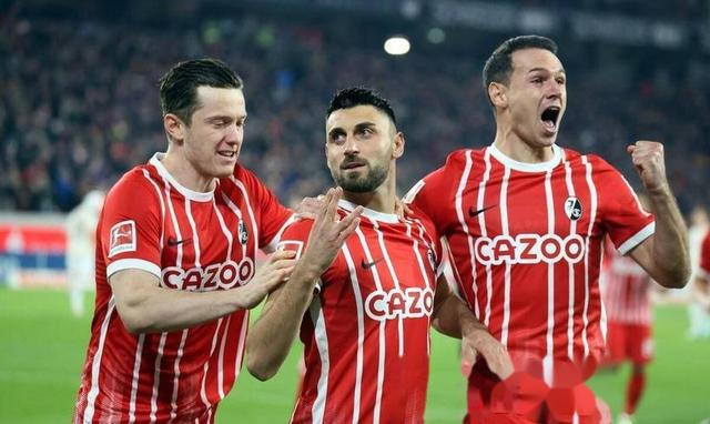 包含门兴格拉德巴赫逆袭成功,挺进下一轮!的词条 包含门兴格拉德巴赫逆袭成功,挺进下一轮!的词条