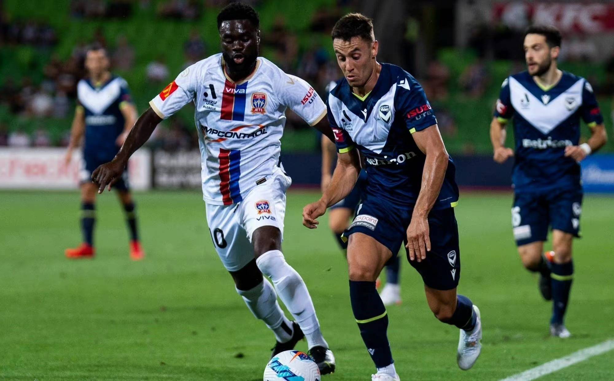 开云体育登录-巨头球队在国际比赛中大获胜利