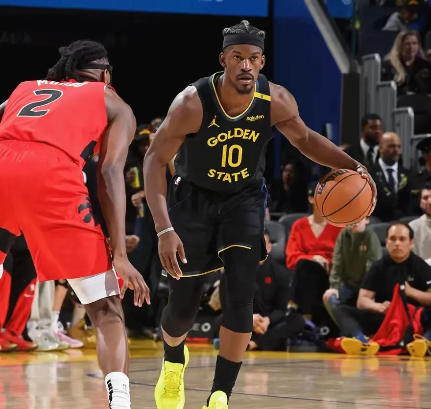 包含热火新赛季调整奥拉迹象，四连胜成焦点的词条