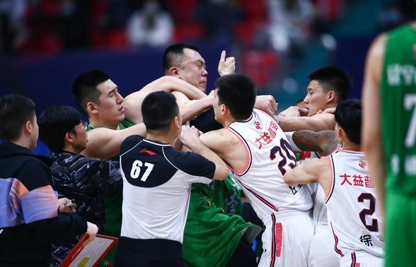 开云体育下载-经典对决:历史上最激烈的比赛再度上演