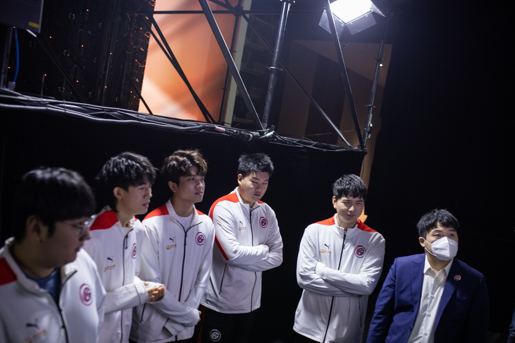 开云体育下载-一轮激烈的淘汰战拉开帷幕