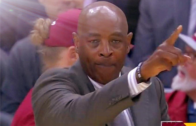 德国队在犹大背景下击败对手