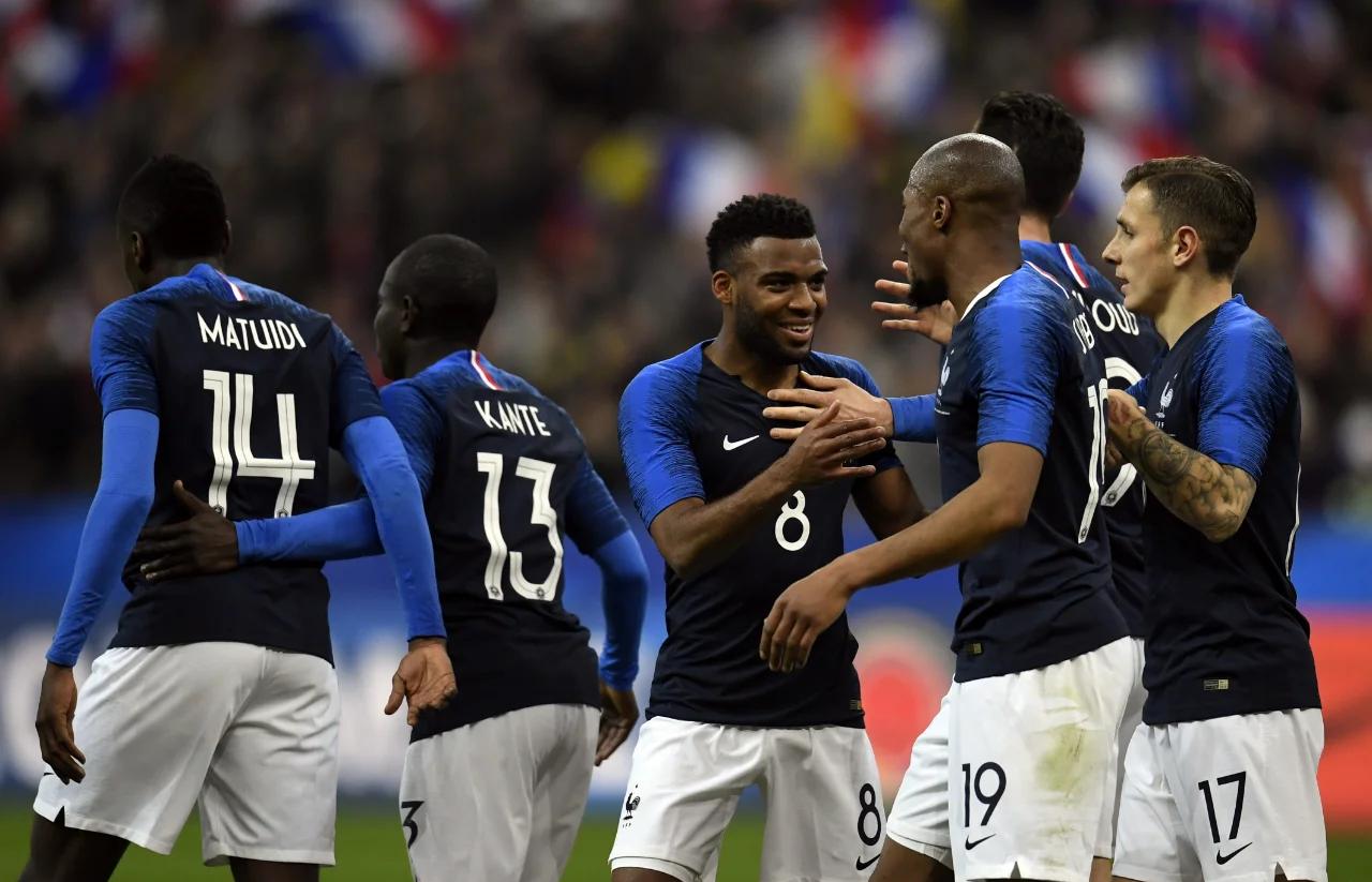 法国队新生代球员展现出色表现，引发关注