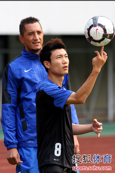 开云APP-深圳红钻主场告捷,豪取胜利