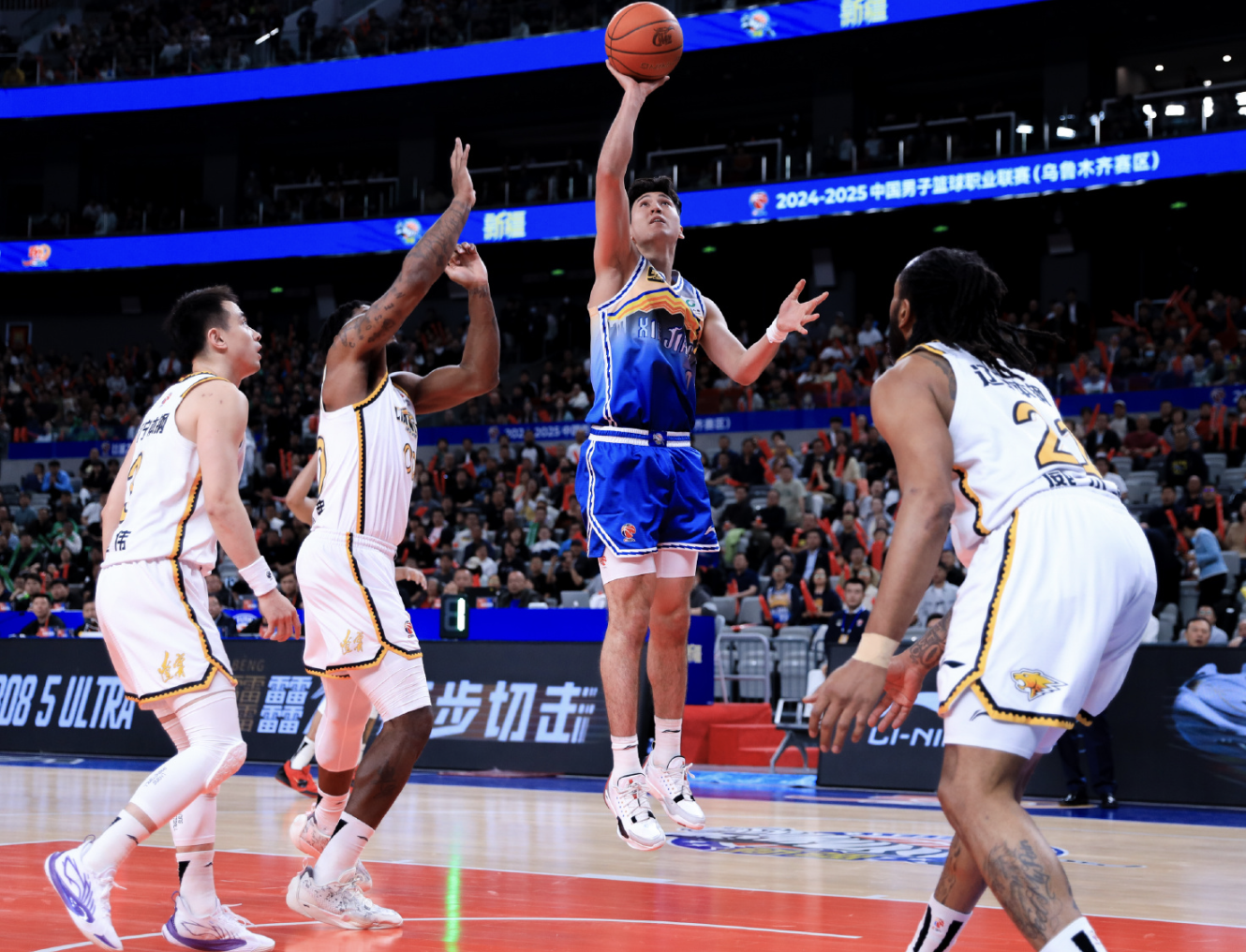 新疆男篮运气不佳，遇强队遭遇失败的简单介绍