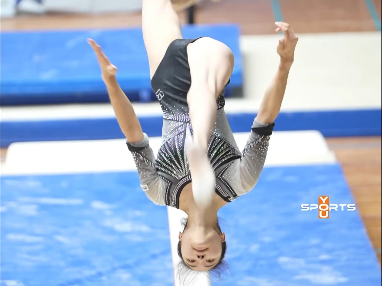 平衡木选手逆势夺冠 平衡木选手逆势夺冠