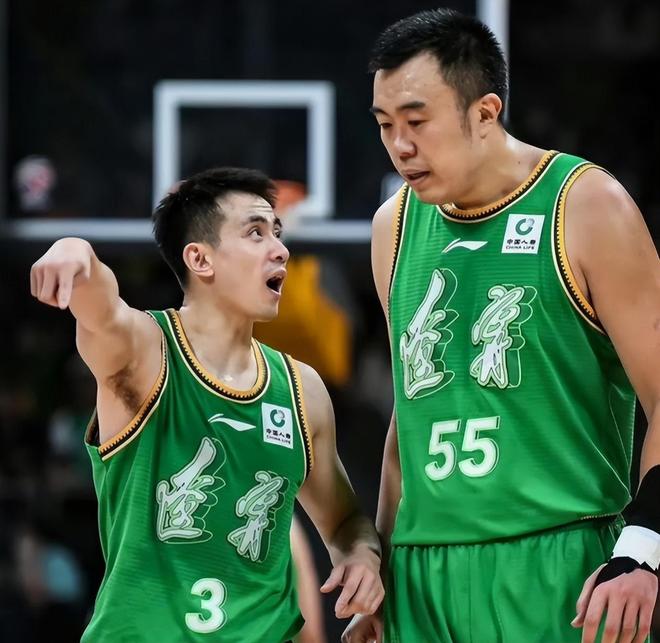 吉林队关键时刻失误,遭遇连败 吉林队关键时刻失误,遭遇连败