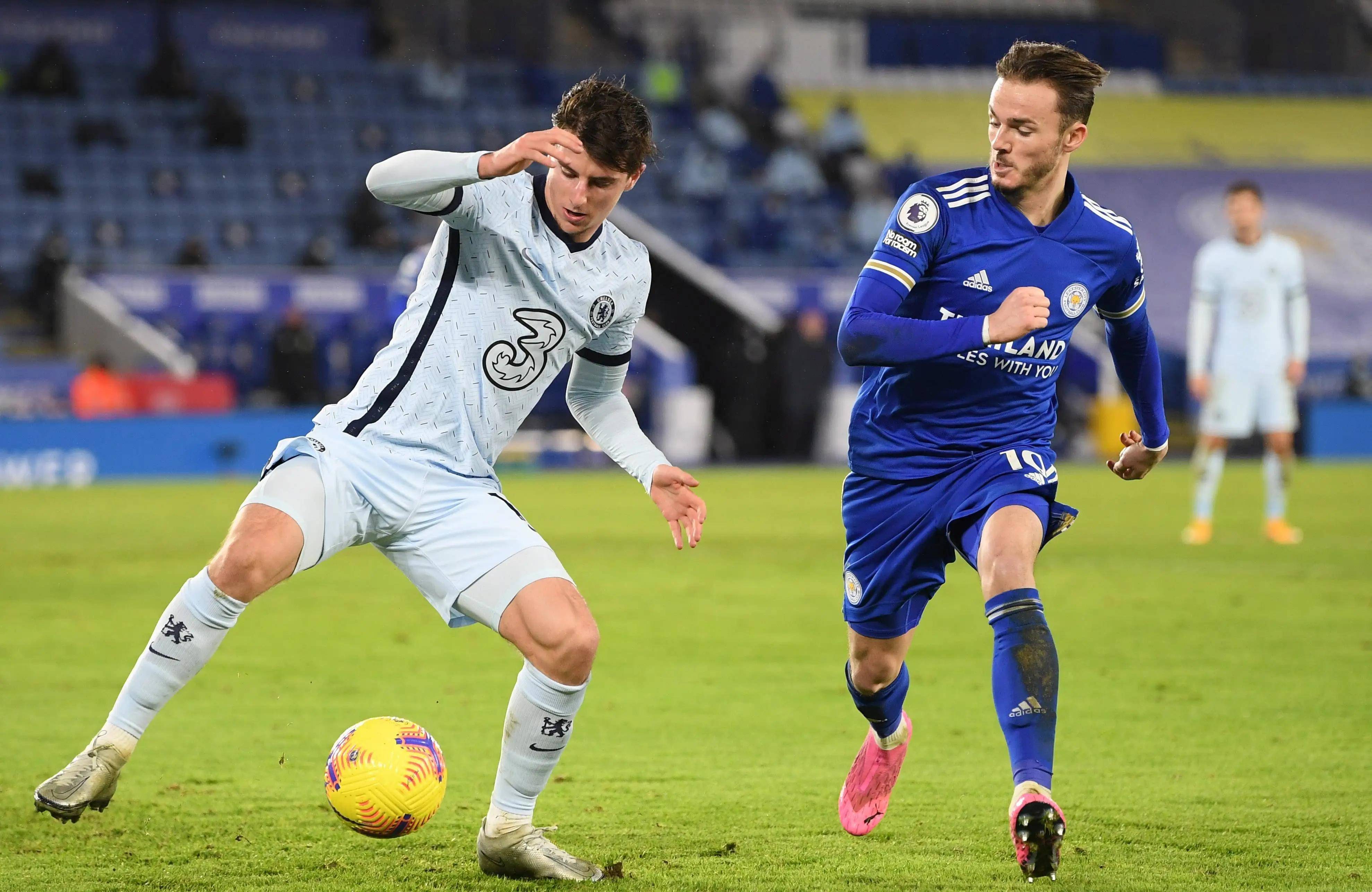 国际足球比赛中球员们兢兢业业，激战正酣的简单介绍