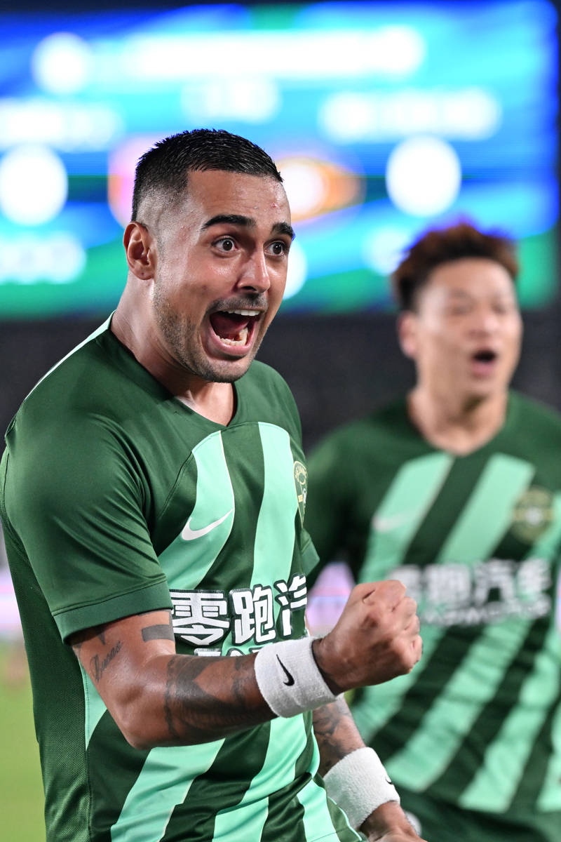 瑞典锋线射手展现极致风采赢得掌声 瑞典锋线射手展现极致风采赢得掌声