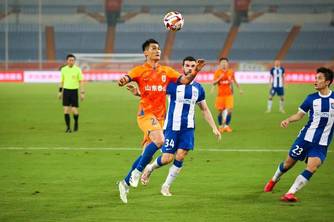 山东鲁能客场击败对手,赢得球迷掌声 山东鲁能客场击败对手,赢得球迷掌声