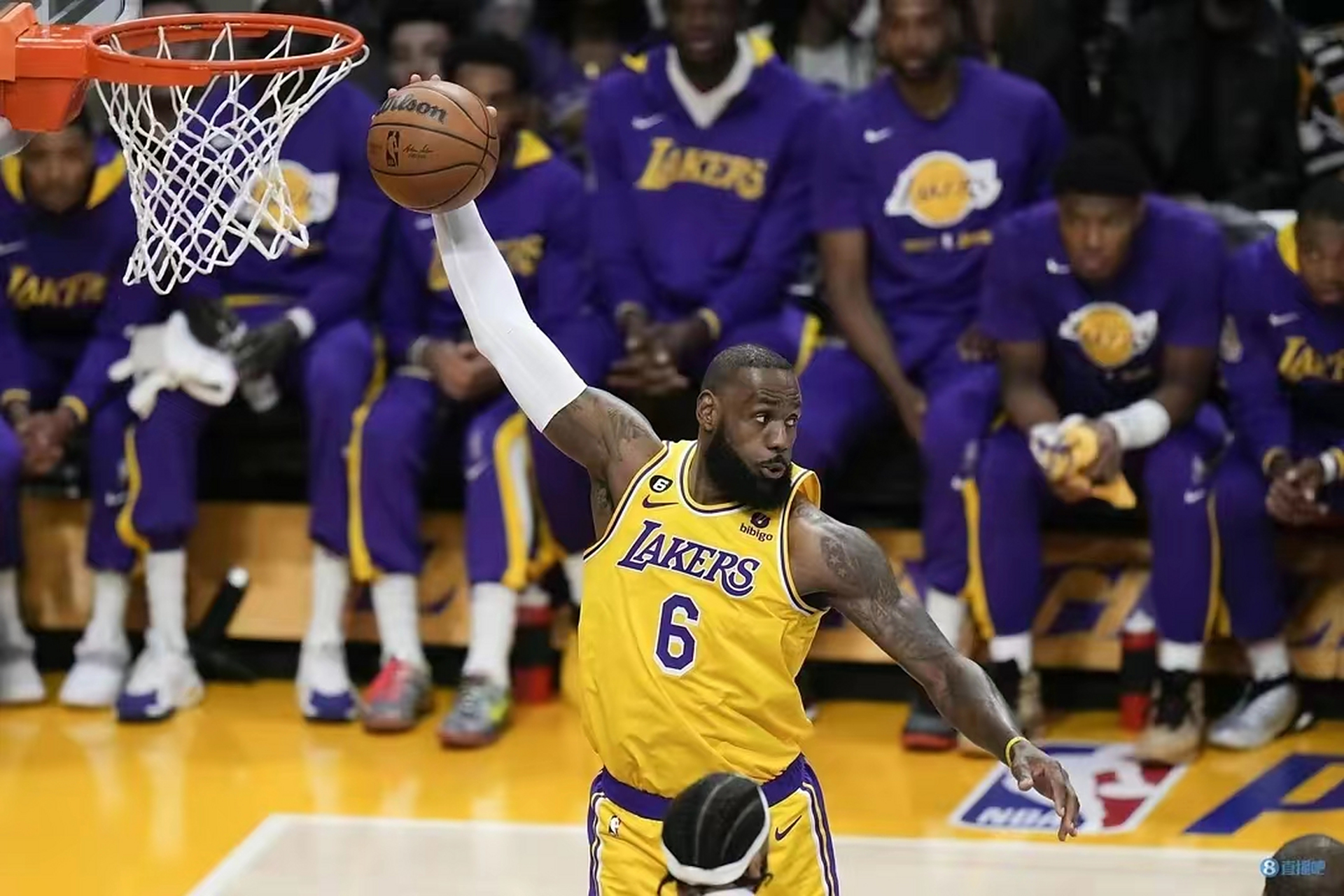 关于湖人逆转力克掘金,詹姆斯决胜时刻发威的信息 关于湖人逆转力克掘金,詹姆斯决胜时刻发威的信息