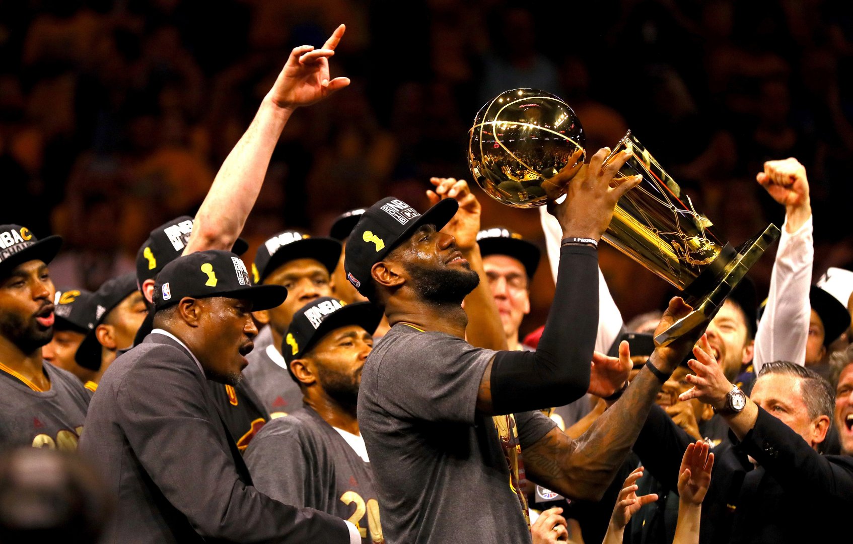 开云体育入口-湖人击败奇才,詹姆斯表现出色再获胜利