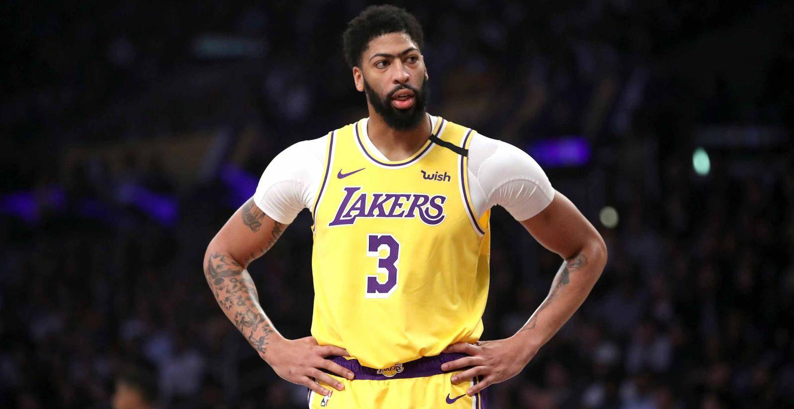 西席主场告负：巴恩斯领军全明星助阵球队遭遇失利