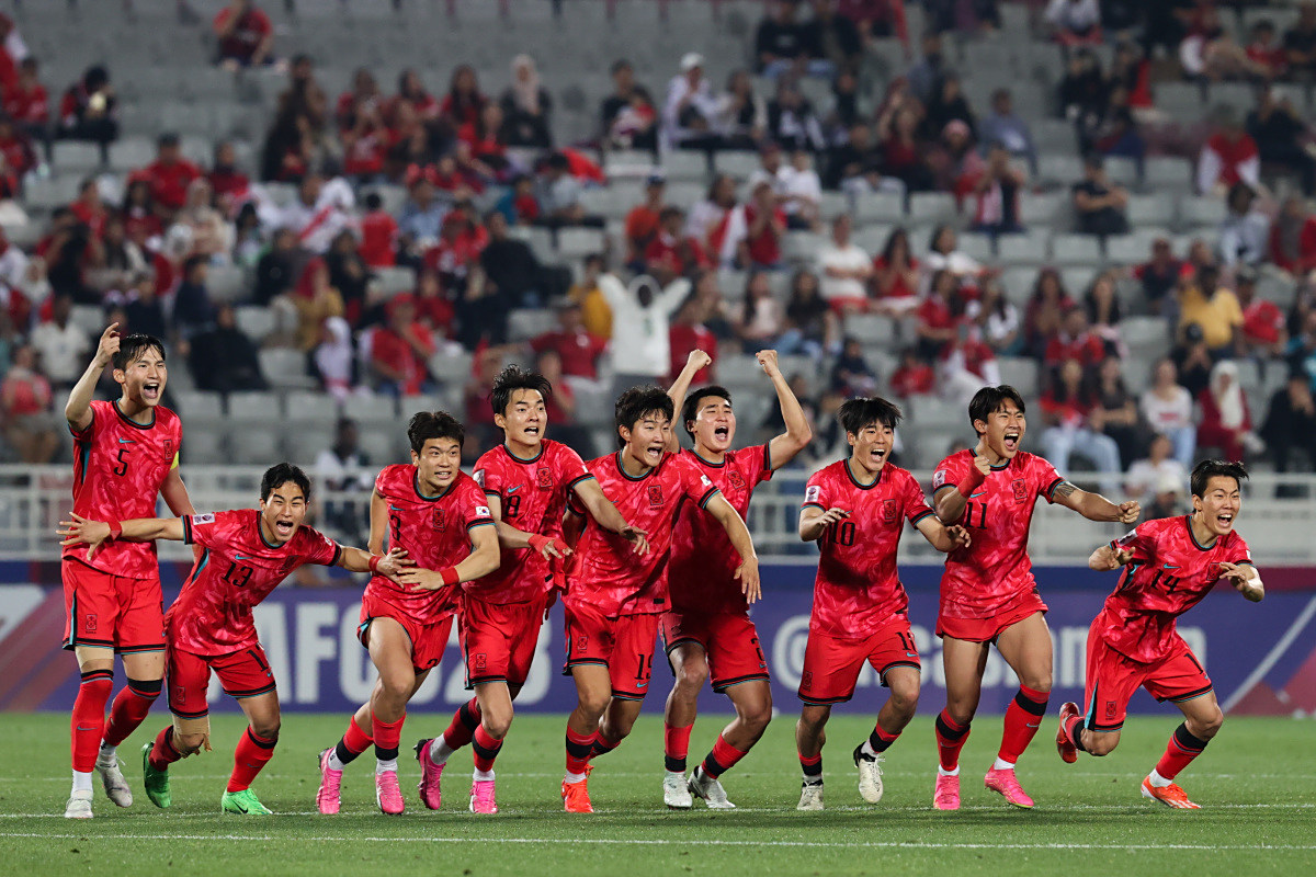 开云APP-包含国际足球赛场上球队实力公认,表现惊艳赢得关注的词条