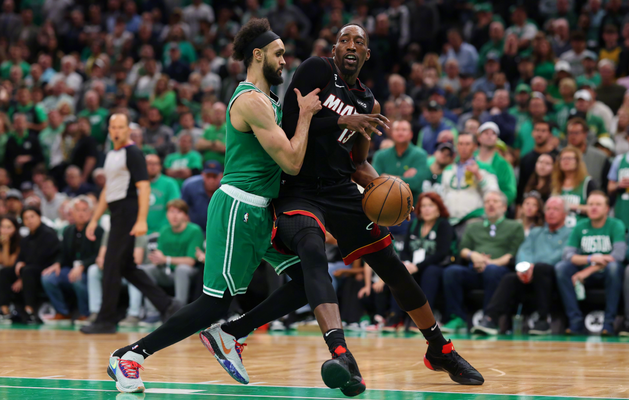 开云官网-包含阿斯顿马丁险胜红牛二队,皮亚斯特里带队取胜的词条