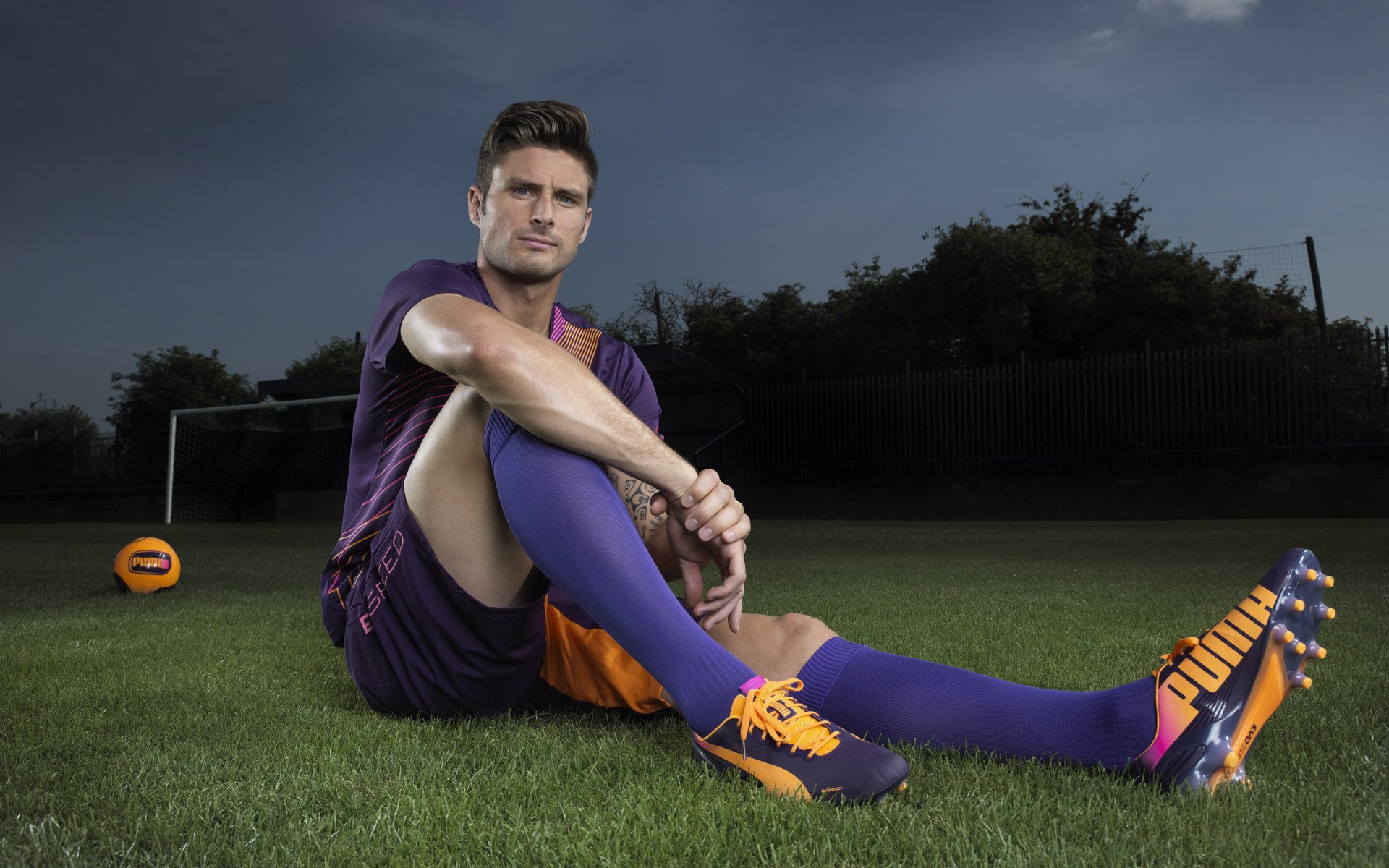 开云体育app-绿茵棋手,内马尔在意大利夜空下执子布局